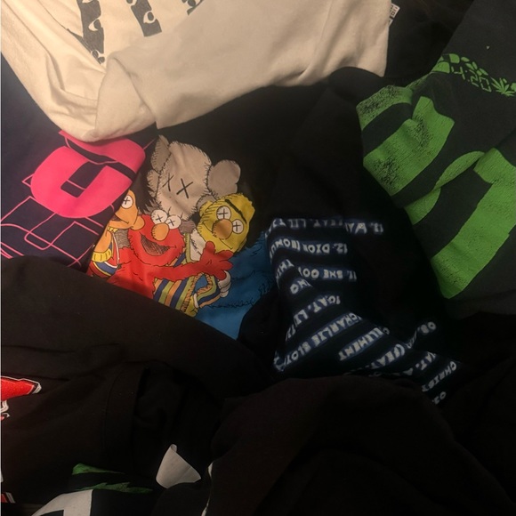 10+ branded T shirts size small men’s OVO/ kaws etc - Picture 1 of 3